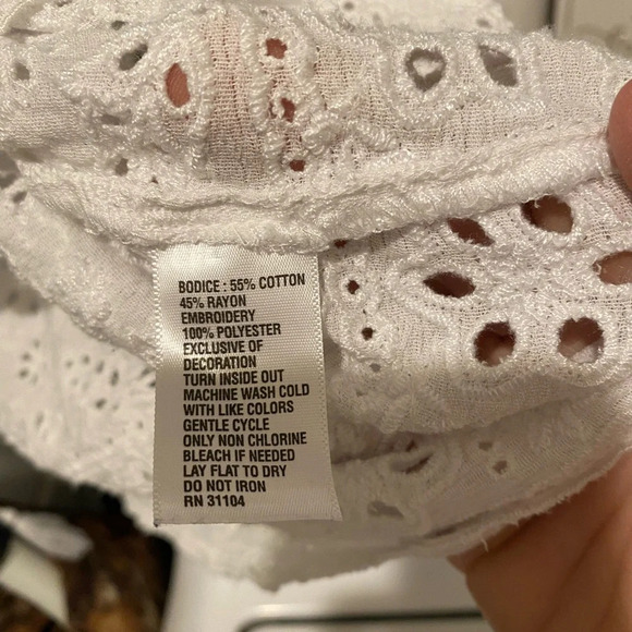 Women's Crown & Ivy White Eyelet Boho Peasant boho Tunic Tie Neck Plus Size 0X - Picture 6 of 6